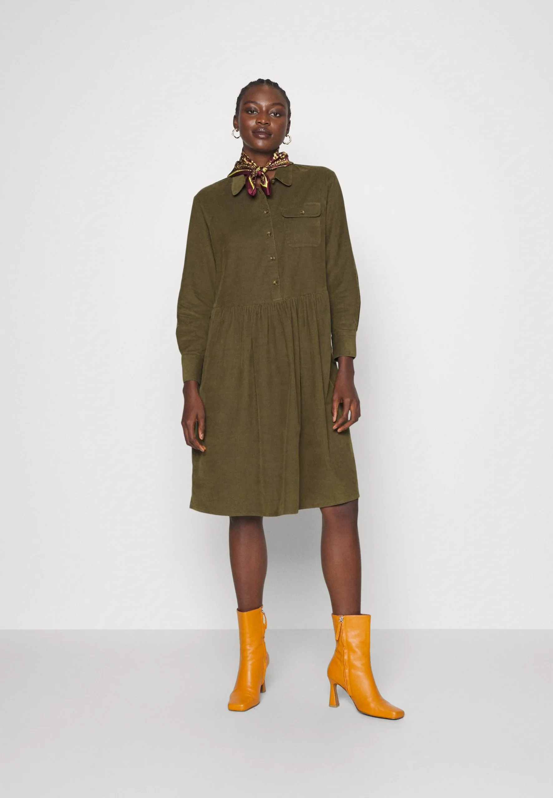 ESPRIT Kjole - Dark Khaki 4 ESPRIT Kjole - Dark Khaki - Bilde 2