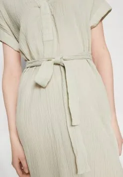 ESPRIT Dress- Kjole - Dusty Green 13 ESPRIT Dress- Kjole - Dusty Green -ESPRIT Butikk 7cb015bd7bec4883a45a45a78568e006