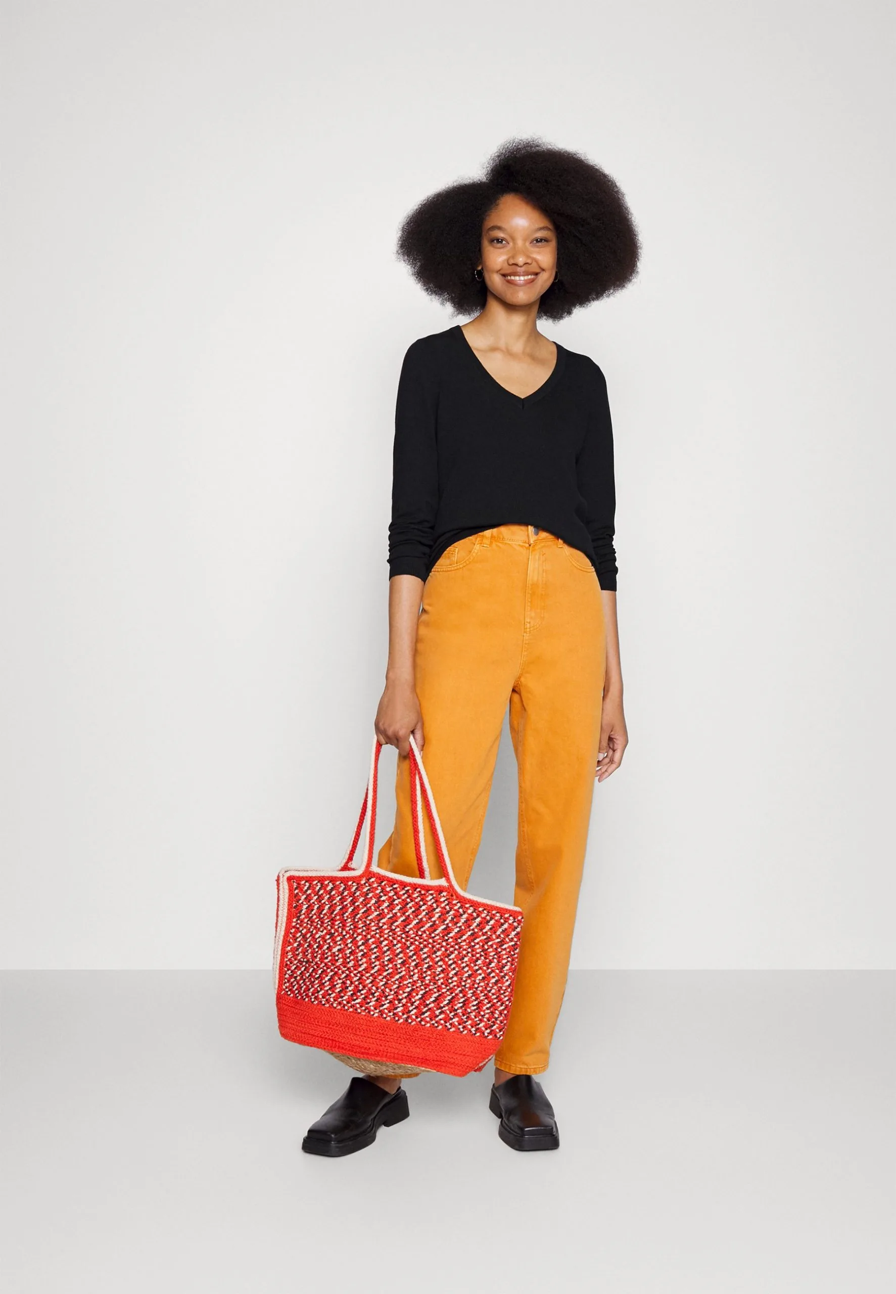 Edc By Esprit V Neck- Strikkegenser - Black 4 Edc By Esprit V Neck- Strikkegenser - Black - Bilde 2