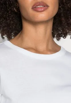 ESPRIT Core Crew - Topper Langermet - White 11 ESPRIT Core Crew - Topper Langermet - White -ESPRIT Butikk 8269ba64813245c88f4d4f251b8a4278