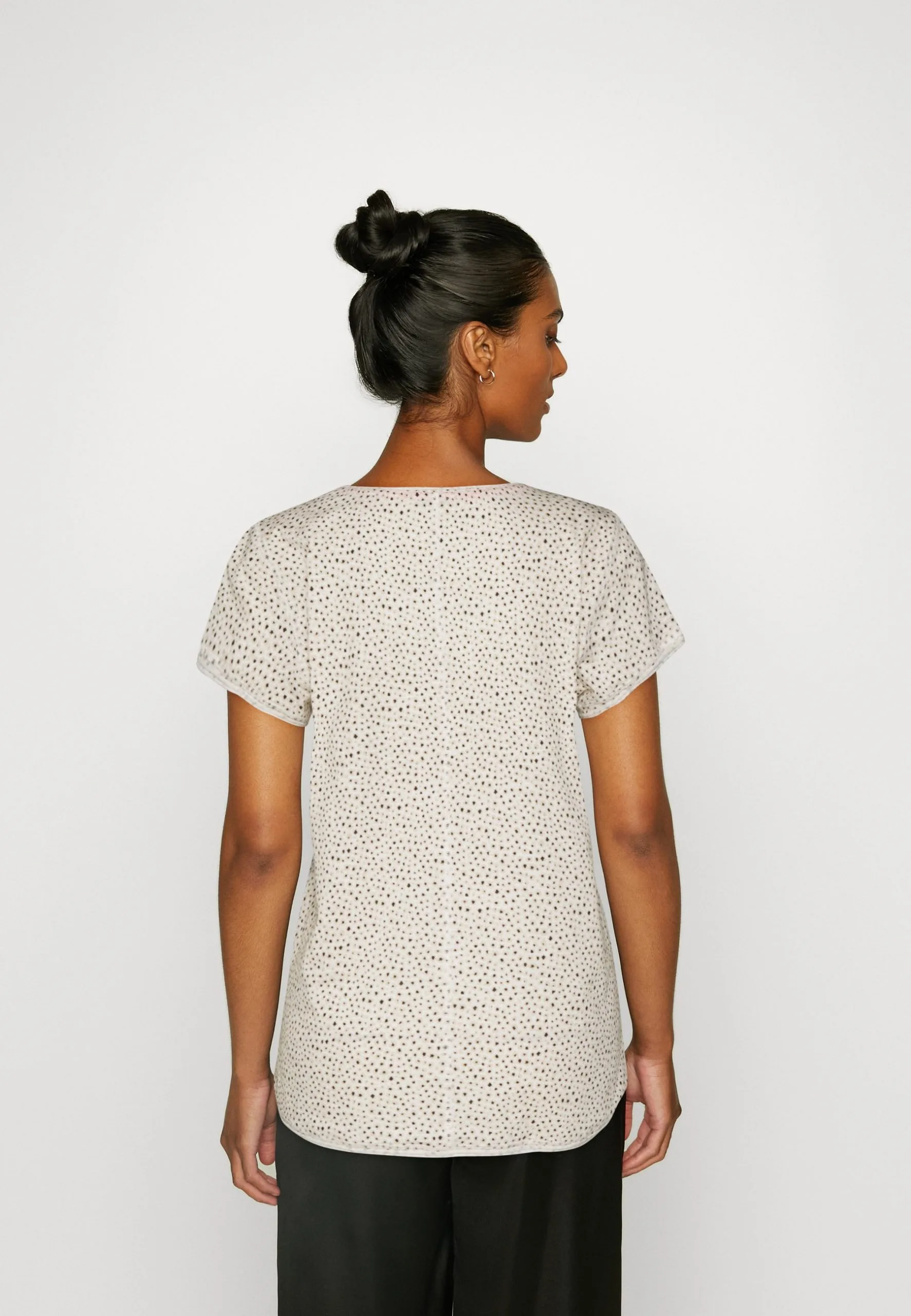 ESPRIT Core - T-Shirts Med Print - White 5 ESPRIT Core - T-Shirts Med Print - White - Bilde 3