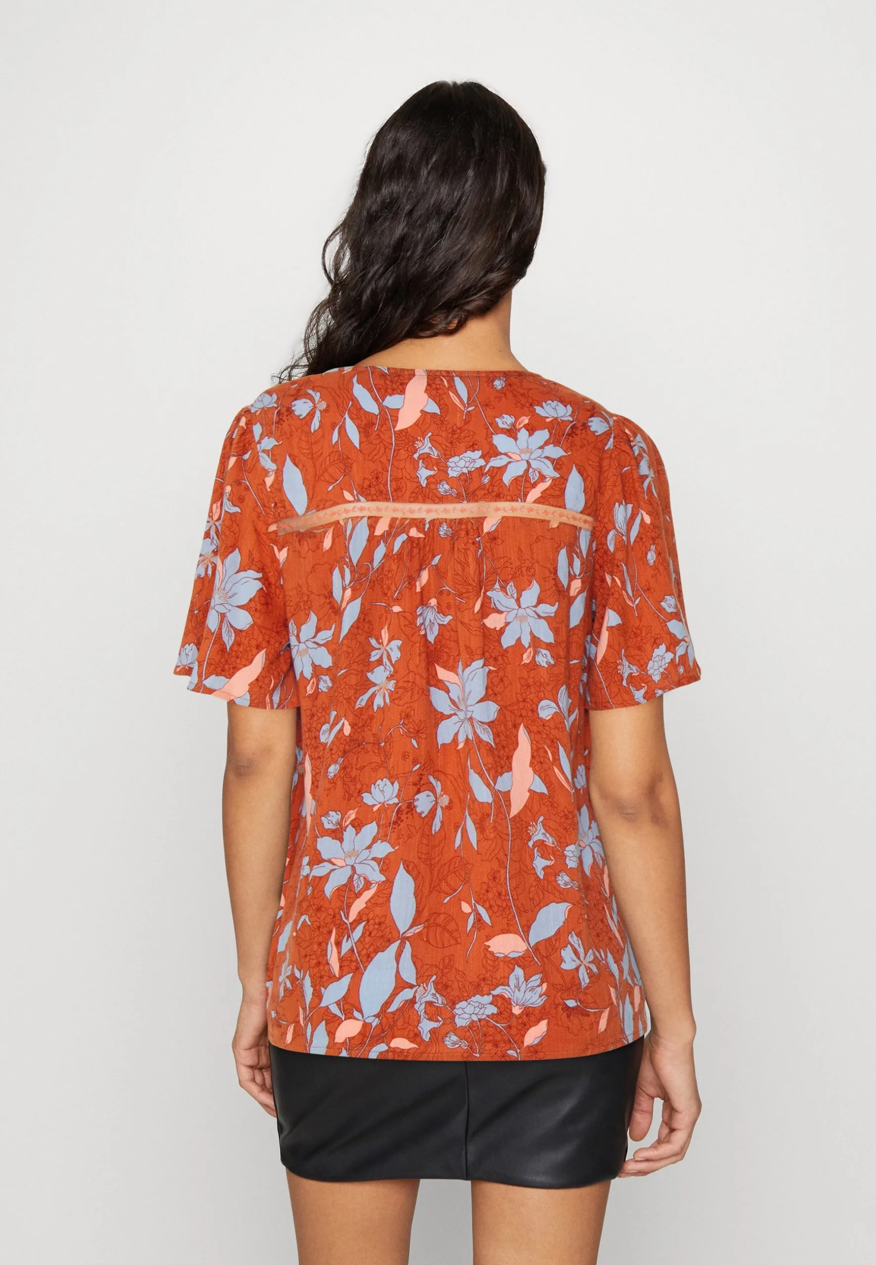 ESPRIT Blouse - T-Shirts Med Print - Coral Orange 5 ESPRIT Blouse - T-Shirts Med Print - Coral Orange - Bilde 3