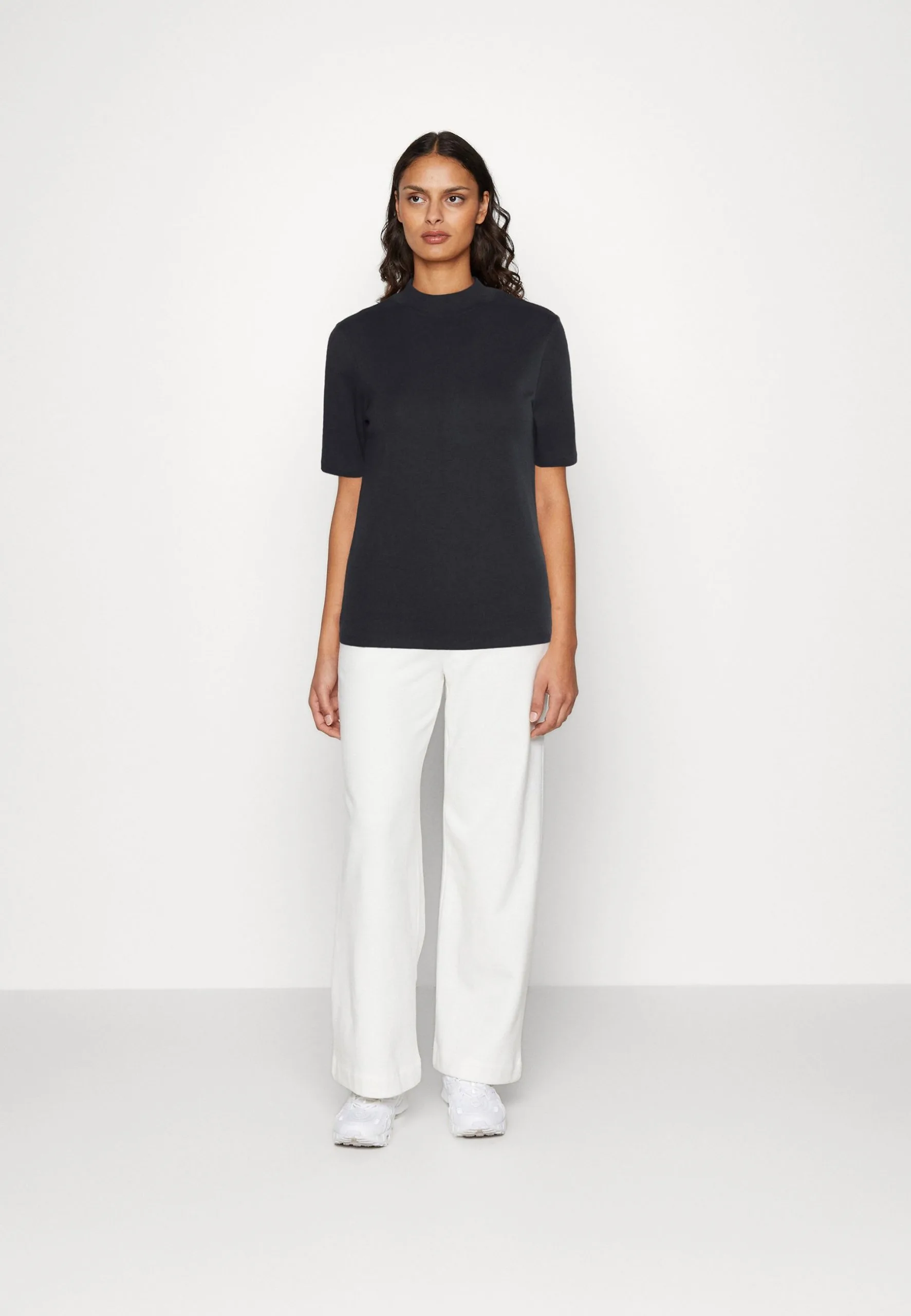 Edc By Esprit Core Teeh - T-Shirts - Black 4 Edc By Esprit Core Teeh - T-Shirts - Black - Bilde 2