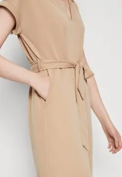 ESPRIT Dress - Jerseykjole - Taupe 13 ESPRIT Dress - Jerseykjole - Taupe -ESPRIT Butikk 9848a0ab7c19445f8760d05a68b6865e