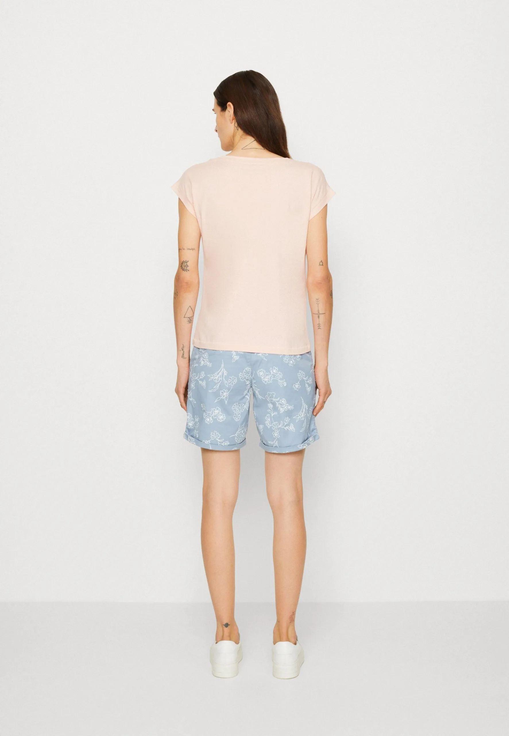 ESPRIT Stitch Detail - T-Shirts Med Print - Pastel Pink 5 ESPRIT Stitch Detail - T-Shirts Med Print - Pastel Pink - Bilde 3