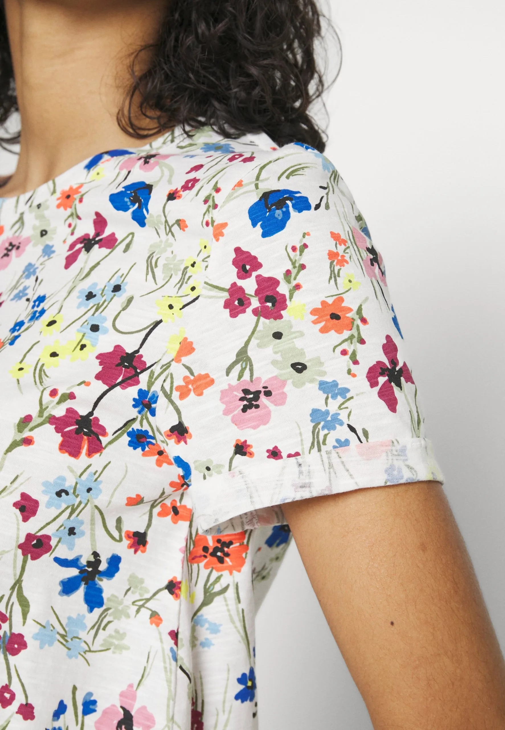 ESPRIT Core Tee - T-Shirts Med Print - Off White 9 ESPRIT Core Tee - T-Shirts Med Print - Off White - Bilde 7