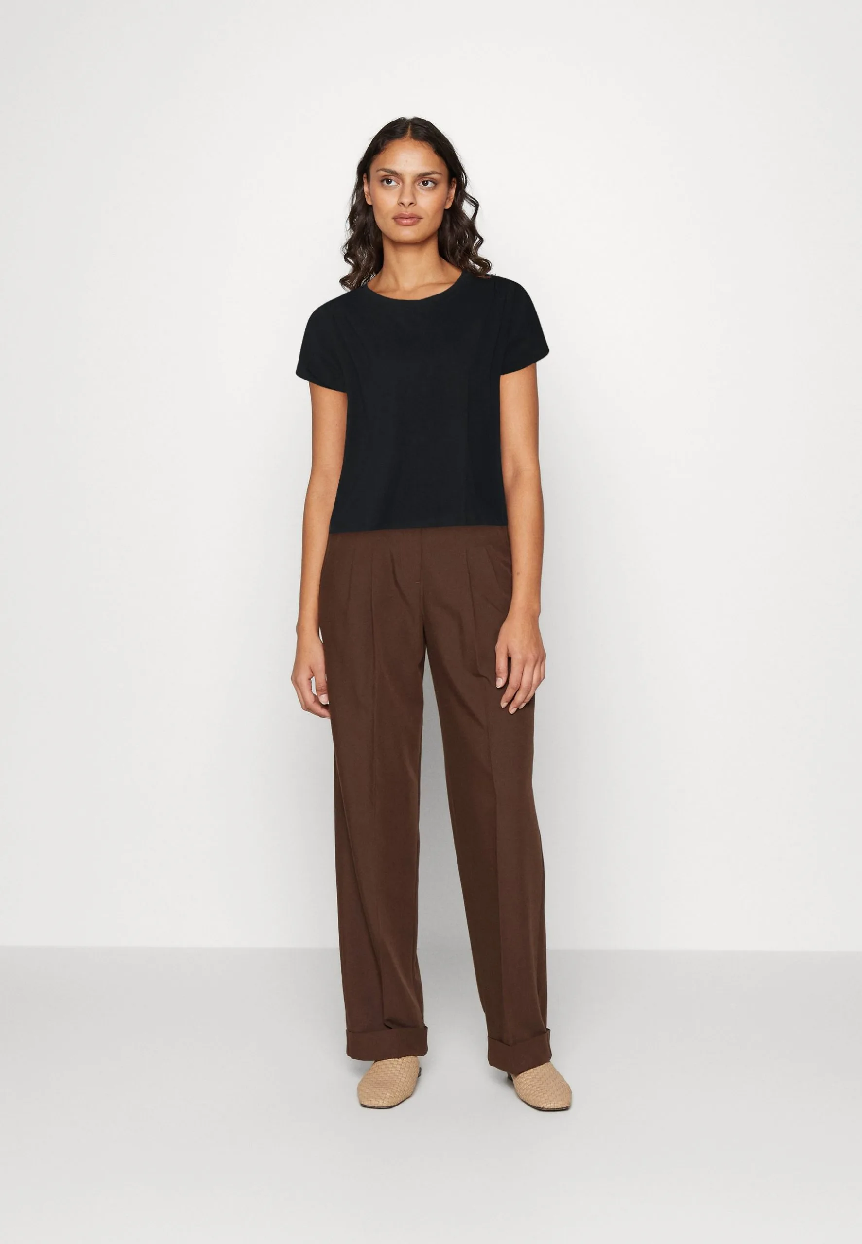 Edc By Esprit Pleat - T-Shirts - Black 4 Edc By Esprit Pleat - T-Shirts - Black - Bilde 2