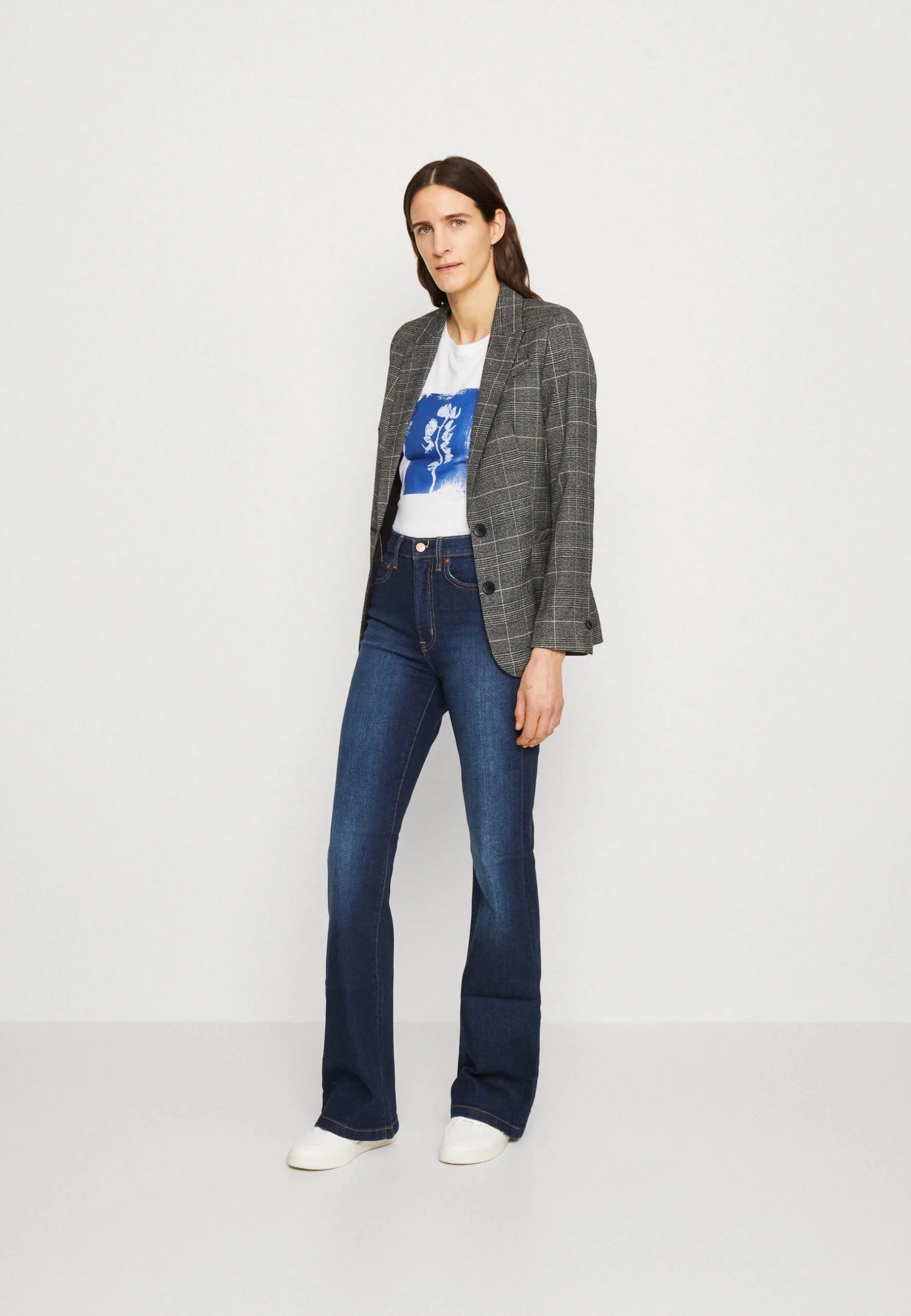 ESPRIT Core Tee - T-Shirts Med Print - White 4 ESPRIT Core Tee - T-Shirts Med Print - White - Bilde 2