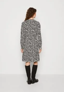 ESPRIT Tie - Kjole - Ice 10 ESPRIT Tie - Kjole - Ice -ESPRIT Butikk a734287459d94b0dbf78fe94cf5c8842