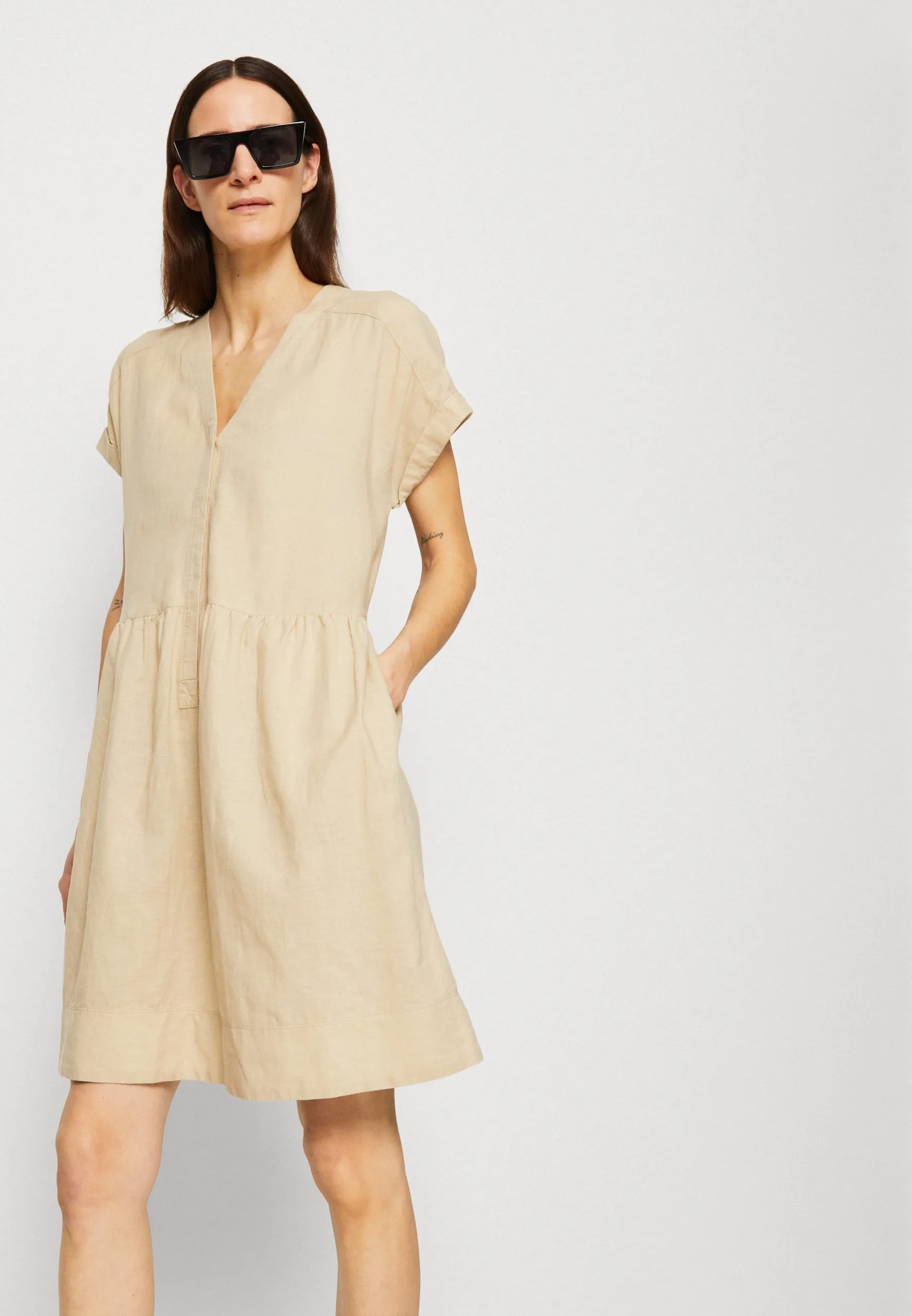 ESPRIT Dress - Kjole - Sand 6 ESPRIT Dress - Kjole - Sand - Bilde 4