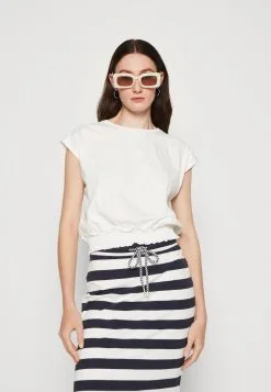 Edc By Esprit Bubble Hem - T-Shirts Med Print - Off White -ESPRIT Butikk b059b5a0900d42bdba5a4f1fdf69e7ec