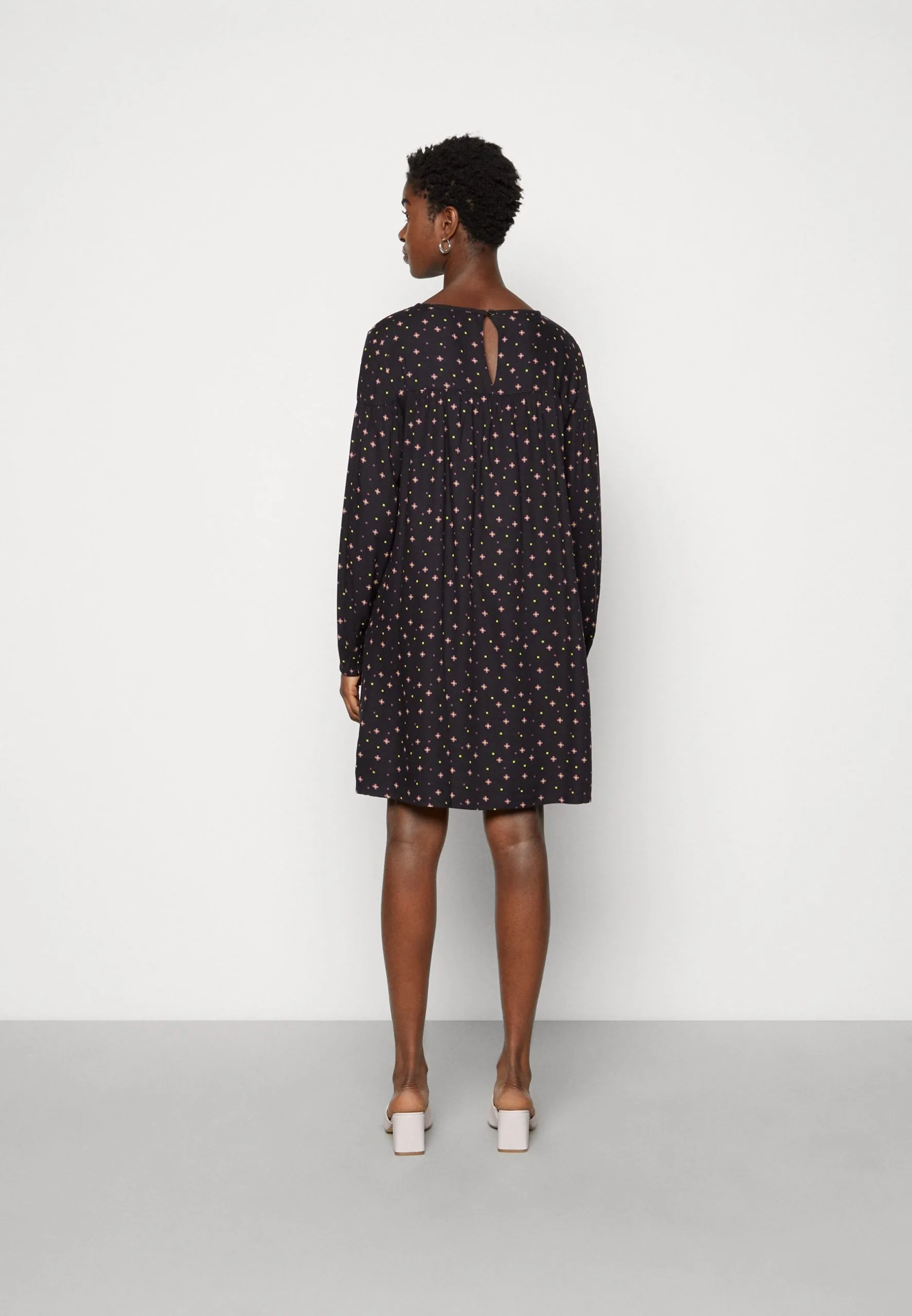 Edc By Esprit Easy Care Dress - Kjole - Black 5 Edc By Esprit Easy Care Dress - Kjole - Black - Bilde 3