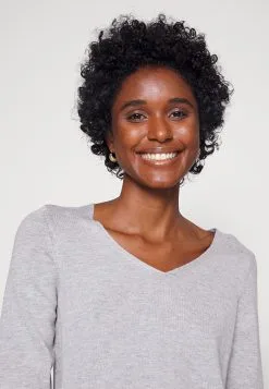 ESPRIT Strikkegenser - Light Grey 11 ESPRIT Strikkegenser - Light Grey -ESPRIT Butikk b8e7f2fe9f874a8fb7c082b35b3f4c20