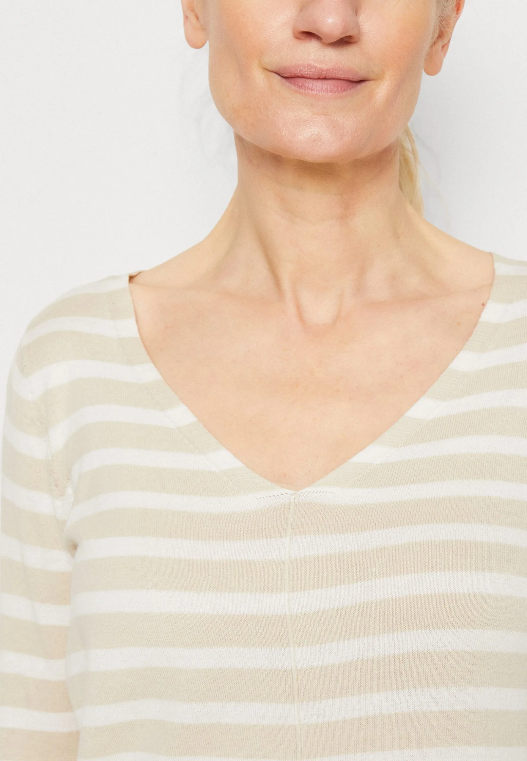 ESPRIT V Neck - Strikkegenser - Light Taupe 8 ESPRIT V Neck - Strikkegenser - Light Taupe - Bilde 6