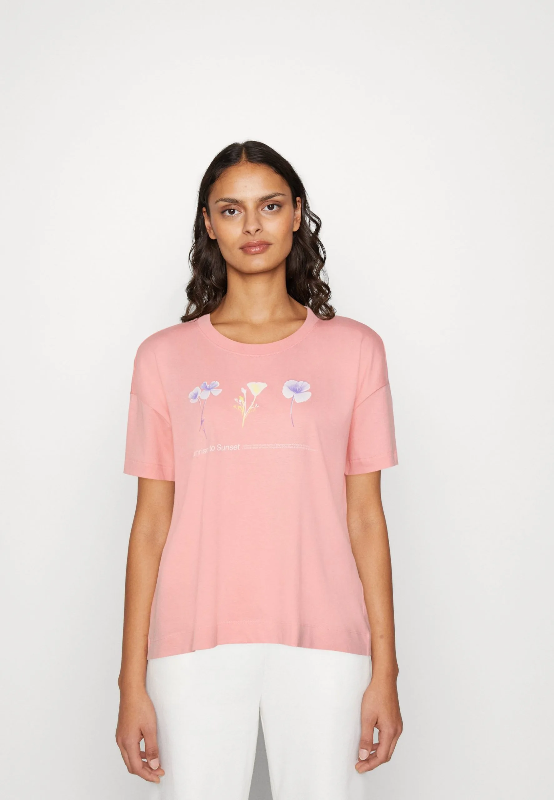 Edc By Esprit T-Shirts Med Print - Pink 3 Edc By Esprit T-Shirts Med Print - Pink