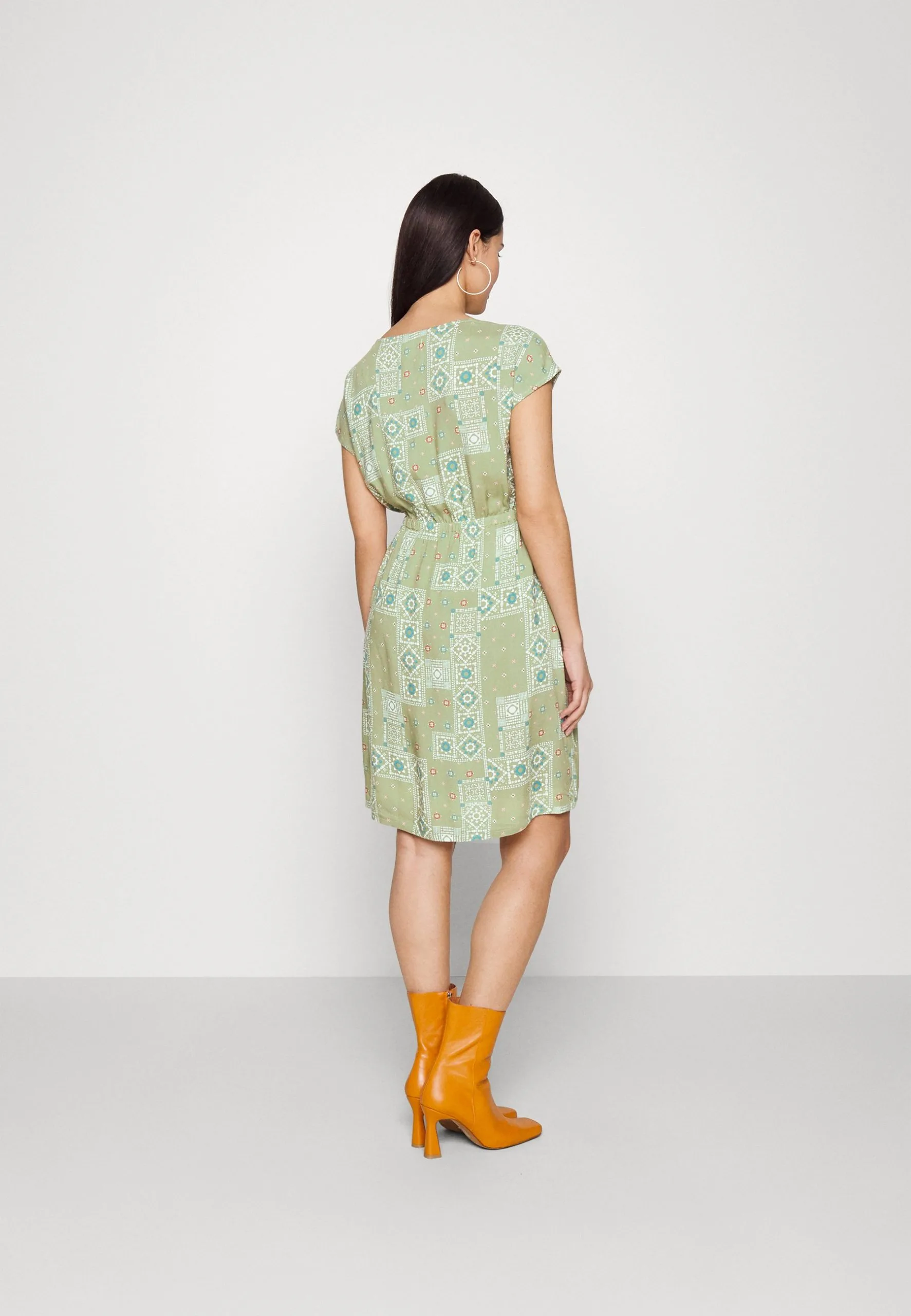 Dress Woven Nursing Short Sleeve- Jerseykjole - Real Olive 5 Dress Woven Nursing Short Sleeve- Jerseykjole - Real Olive - Bilde 3