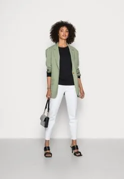 ESPRIT Core Crew - Topper Langermet - Black 8 ESPRIT Core Crew - Topper Langermet - Black -ESPRIT Butikk bfe88696ebfc46d39206c61635616929