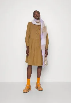 ESPRIT Kjole -Beige 9 ESPRIT Kjole -Beige -ESPRIT Butikk c2859738aa084bb189a9af9ad413bff1