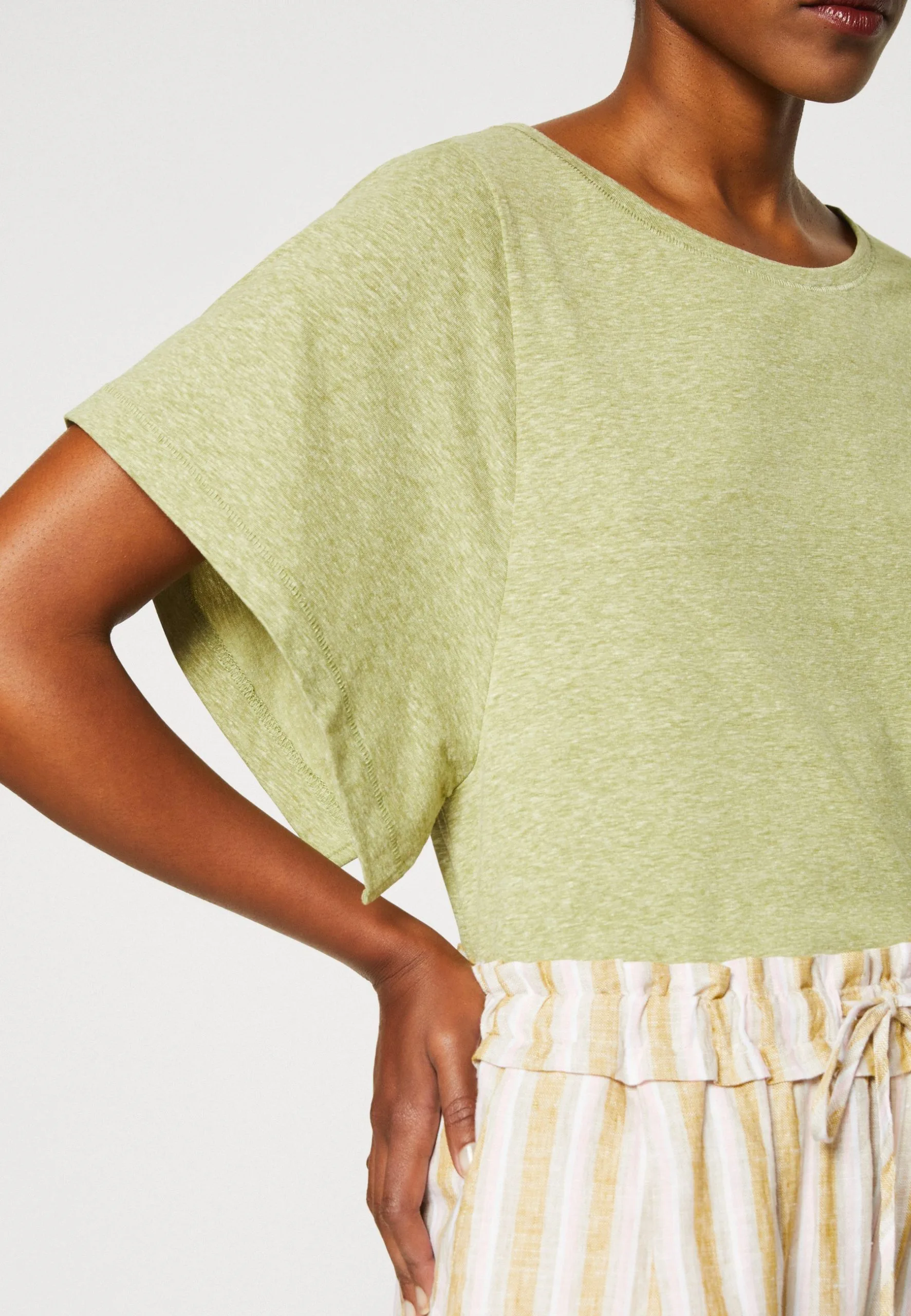 ESPRIT Stitch - T-Shirts - Pistachio Green 8 ESPRIT Stitch - T-Shirts - Pistachio Green - Bilde 6