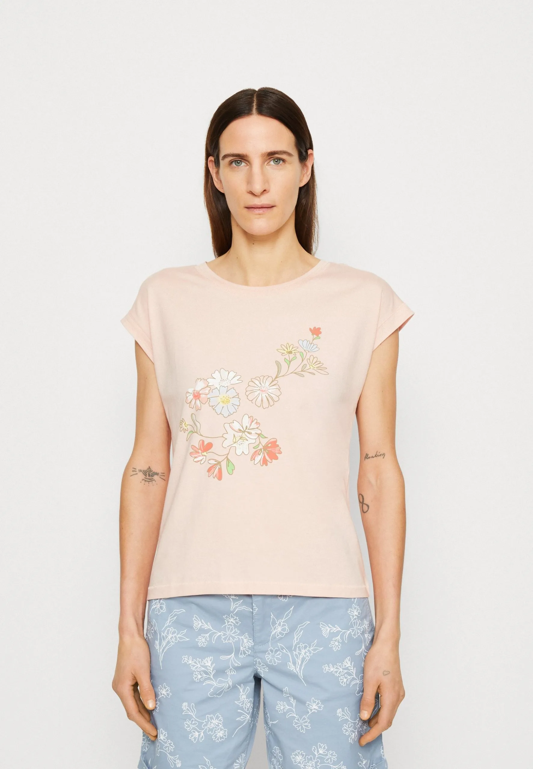 ESPRIT Stitch Detail - T-Shirts Med Print - Pastel Pink 3 ESPRIT Stitch Detail - T-Shirts Med Print - Pastel Pink
