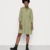 ESPRIT Dresses Light - Kjole - Light Khaki 2 ESPRIT Dresses Light - Kjole - Light Khaki -ESPRIT Butikk d87fce65cde14135846cb055f3adac59