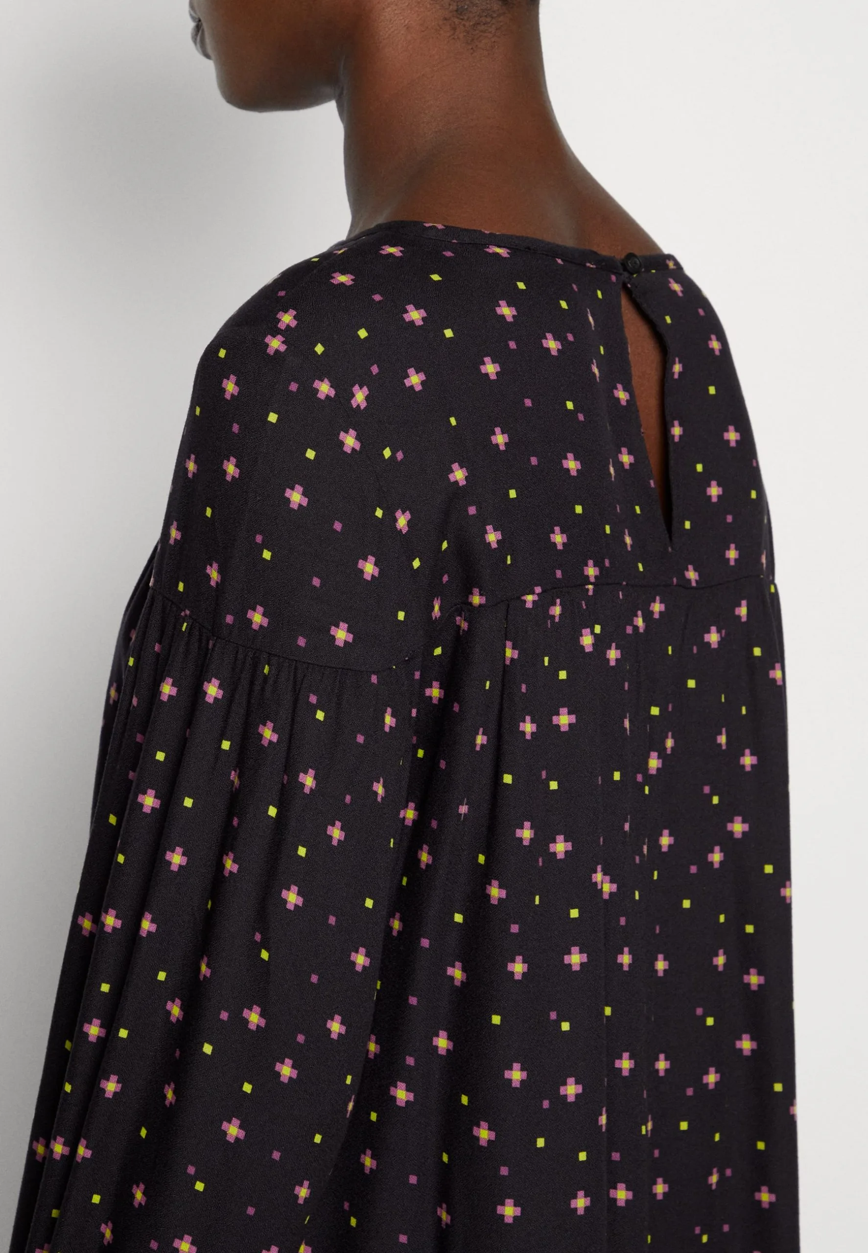 Edc By Esprit Easy Care Dress - Kjole - Black 8 Edc By Esprit Easy Care Dress - Kjole - Black - Bilde 6