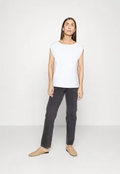 ESPRIT Tee - T-Shirts - White 9 ESPRIT Tee - T-Shirts - White -ESPRIT Butikk df623865bb3f4d9382fe2e897034e1c7