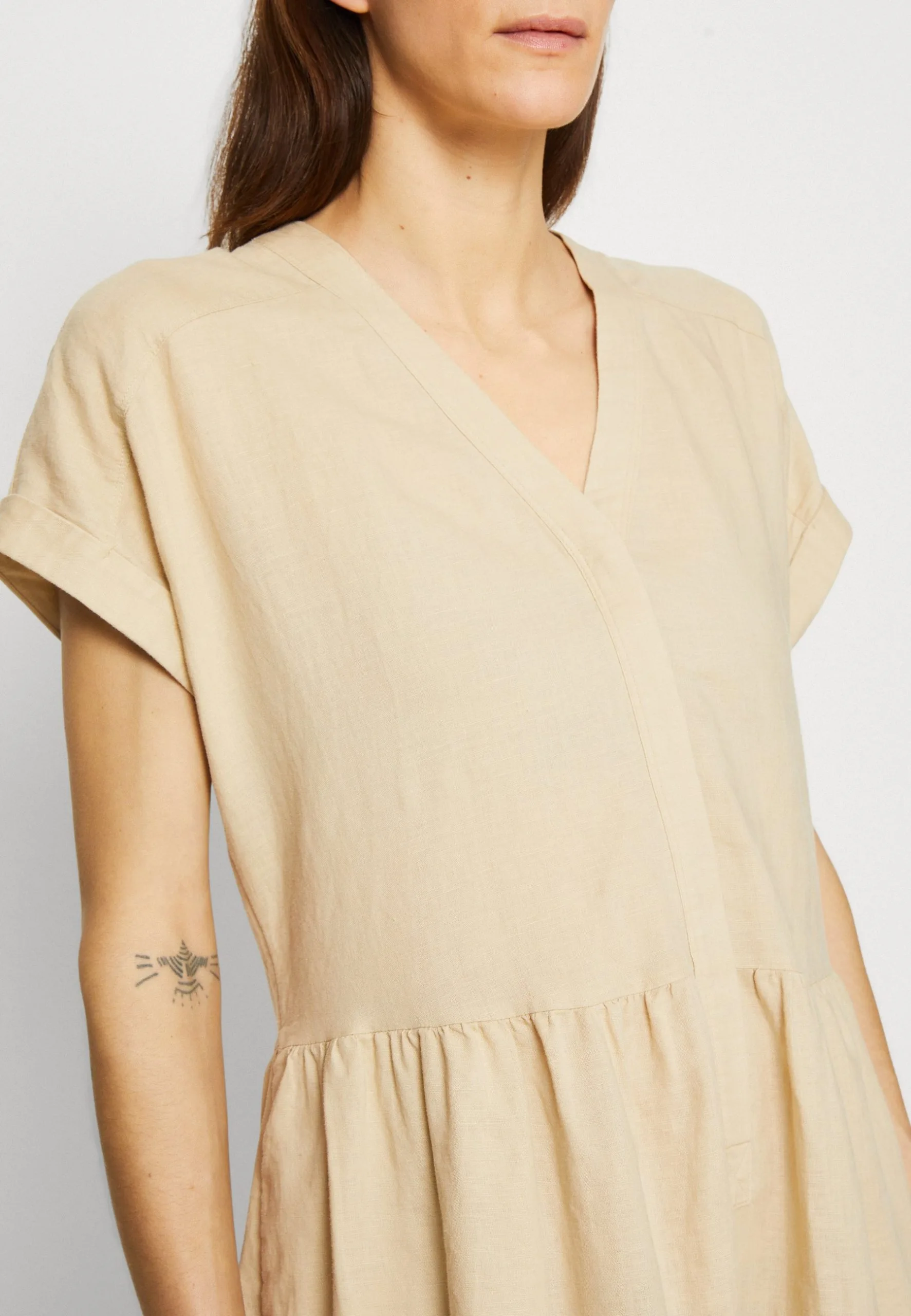 ESPRIT Dress - Kjole - Sand 8 ESPRIT Dress - Kjole - Sand - Bilde 6