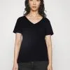 Edc By Esprit Slub V-Neck - T-Shirts - Black 1 Edc By Esprit Slub V-Neck - T-Shirts - Black -ESPRIT Butikk e35ae0c0e9704b9f85cf7731abedeae1