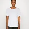 ESPRIT Neck - T-Shirts - White 1 ESPRIT Neck - T-Shirts - White -ESPRIT Butikk e5130231927d40648626c0a24548163c