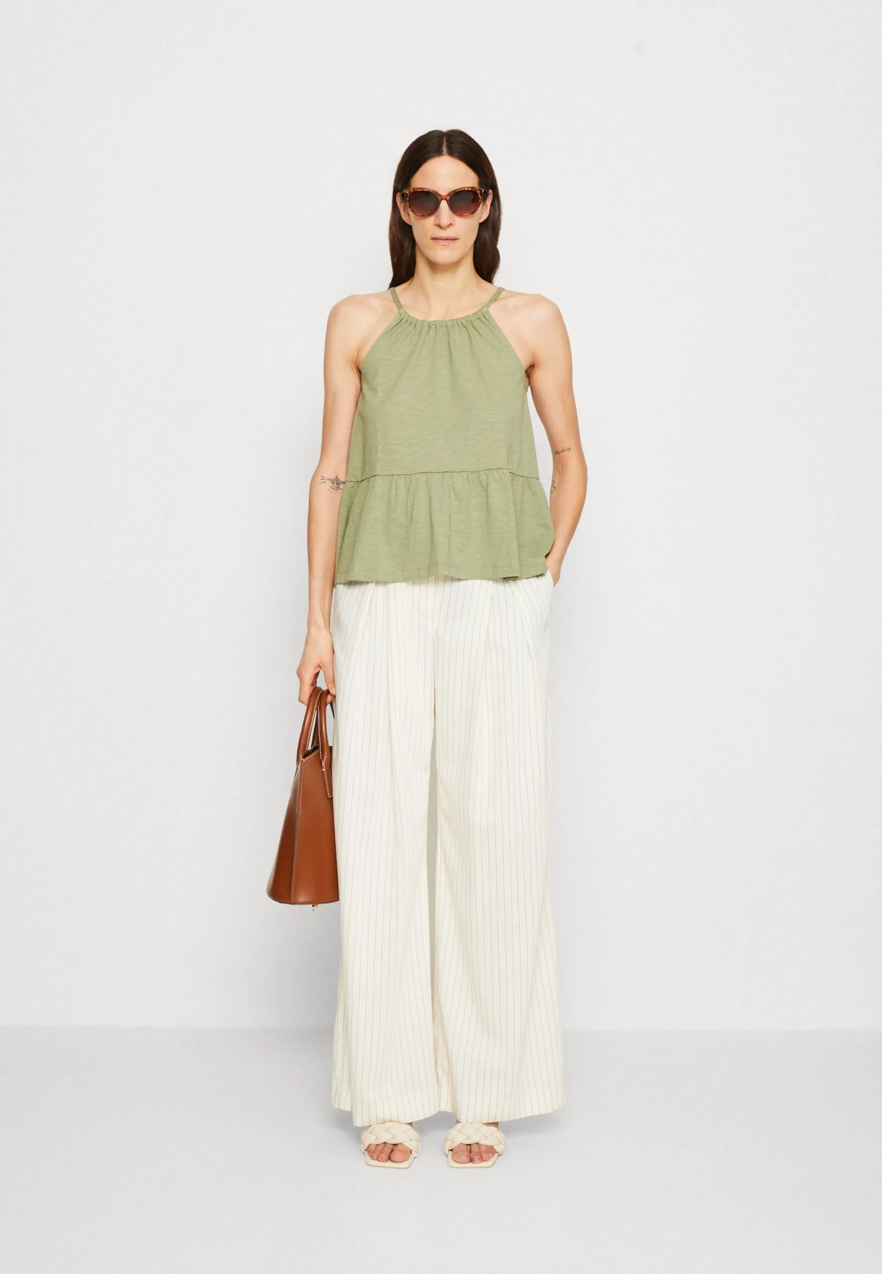 ESPRIT Topper - Light Khaki 4 ESPRIT Topper - Light Khaki - Bilde 2