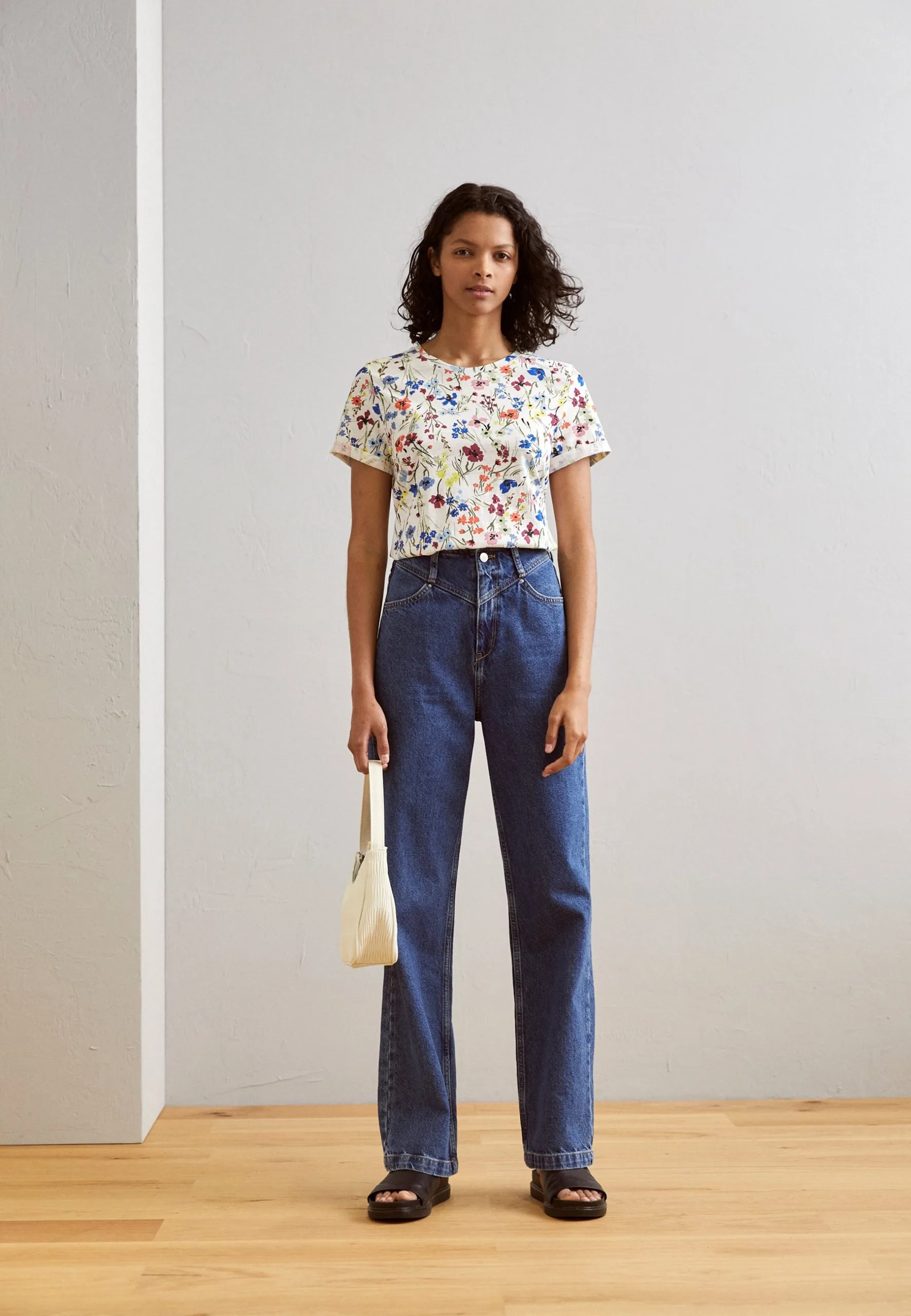 ESPRIT Core Tee - T-Shirts Med Print - Off White 4 ESPRIT Core Tee - T-Shirts Med Print - Off White - Bilde 2