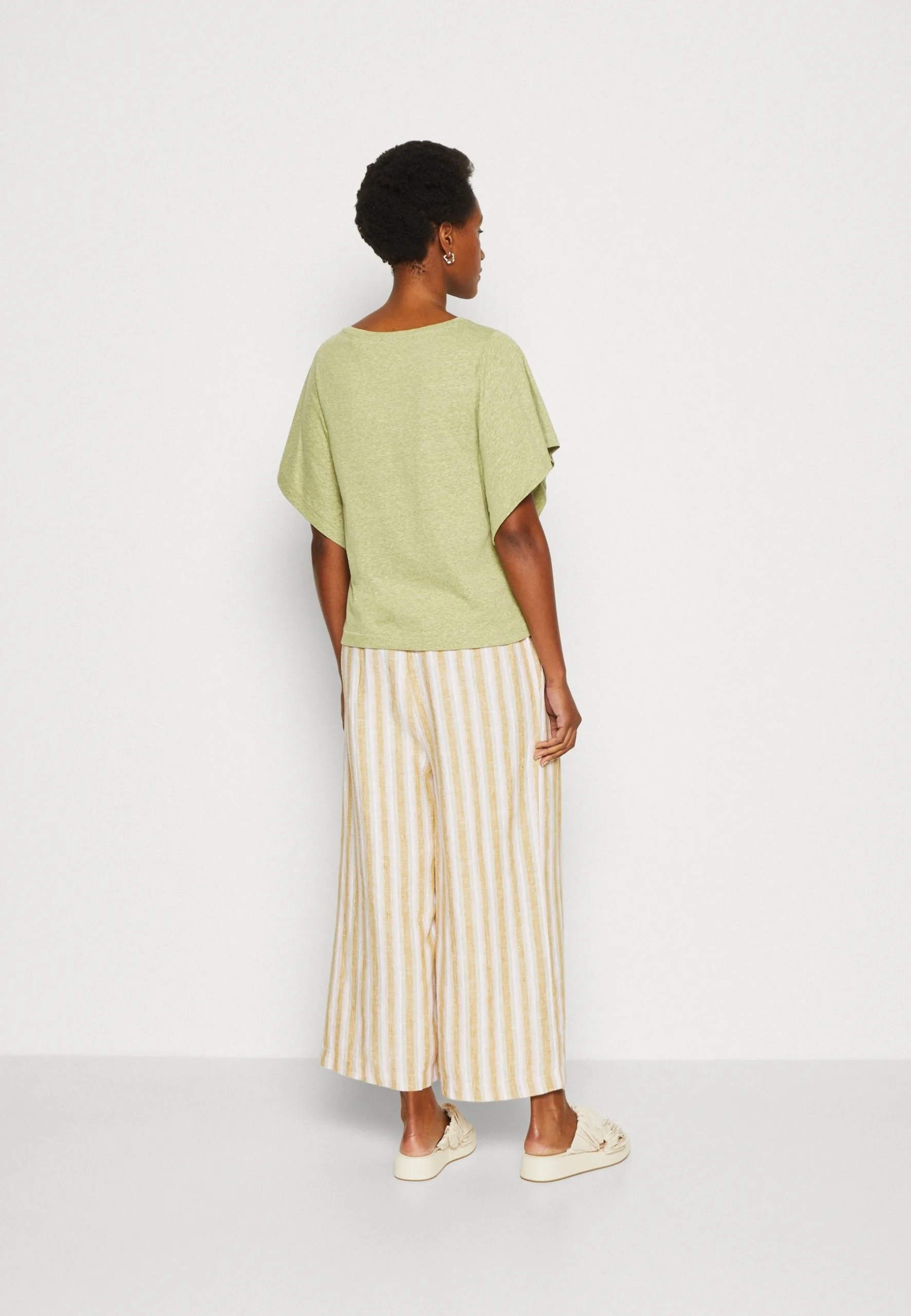 ESPRIT Stitch - T-Shirts - Pistachio Green 5 ESPRIT Stitch - T-Shirts - Pistachio Green - Bilde 3
