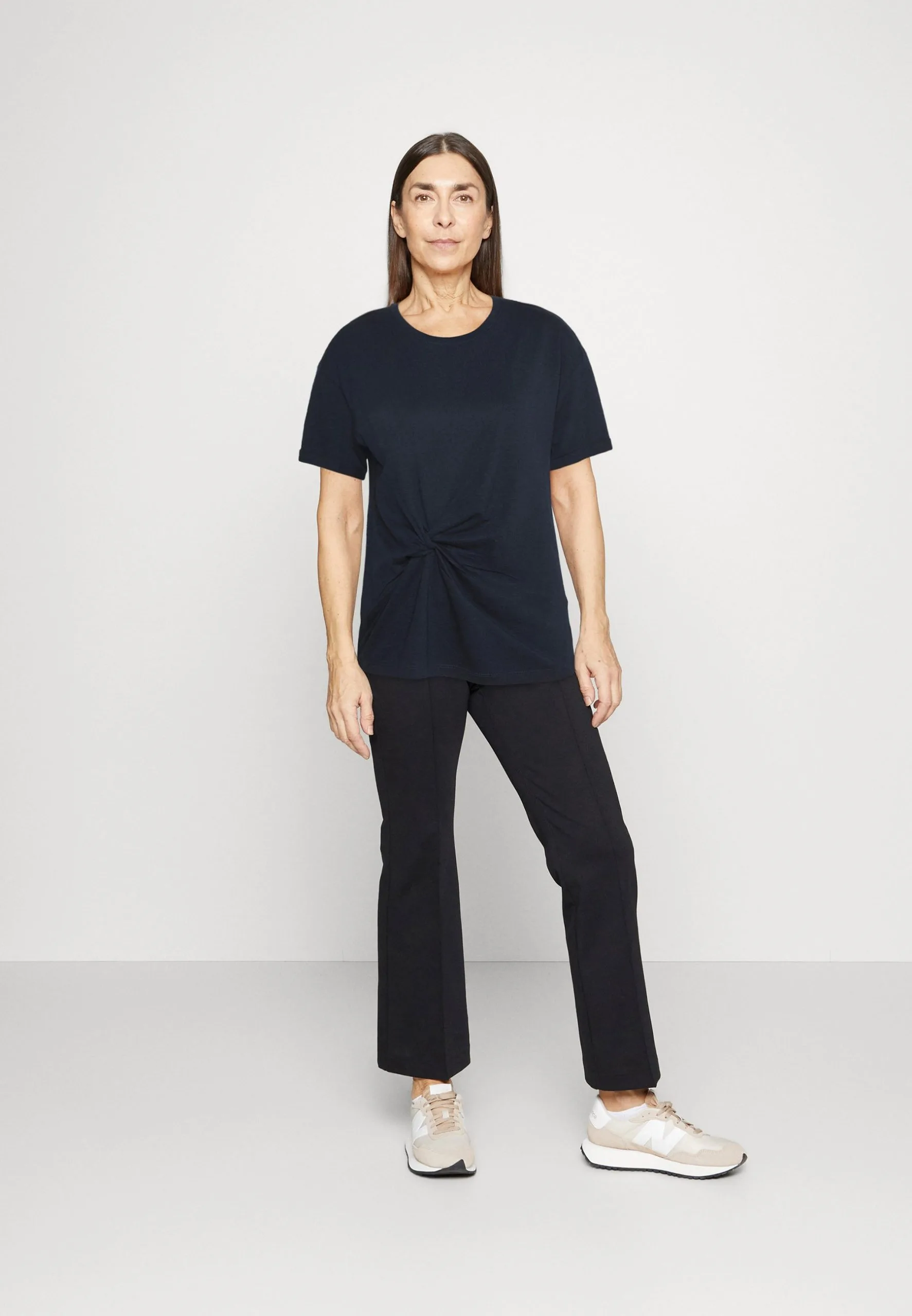 ESPRIT Twisted Hem - T-Shirts Med Print - Navy 4 ESPRIT Twisted Hem - T-Shirts Med Print - Navy - Bilde 2