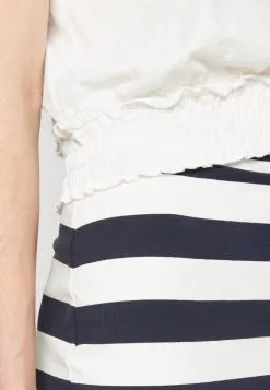 Edc By Esprit Bubble Hem - T-Shirts Med Print - Off White -ESPRIT Butikk ec41c8d8e4d242b8a40d9a9458aa907d