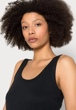 ESPRIT Topper - Black 11 ESPRIT Topper - Black -ESPRIT Butikk ec818d244aa04bb3b76078ea1f60f07c