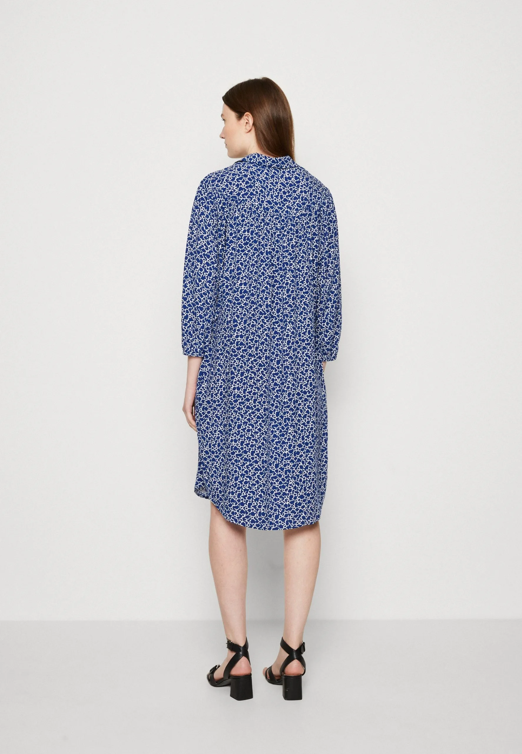 ESPRIT Dress Midi- Kjole - Ink 5 ESPRIT Dress Midi- Kjole - Ink - Bilde 3