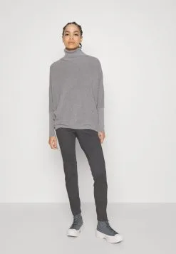 ESPRIT Badwing Rollneck- Strikkegenser - Medium Grey 13 ESPRIT Badwing Rollneck- Strikkegenser - Medium Grey -ESPRIT Butikk ed8f4e1c9b4d477da42229310022fb4a