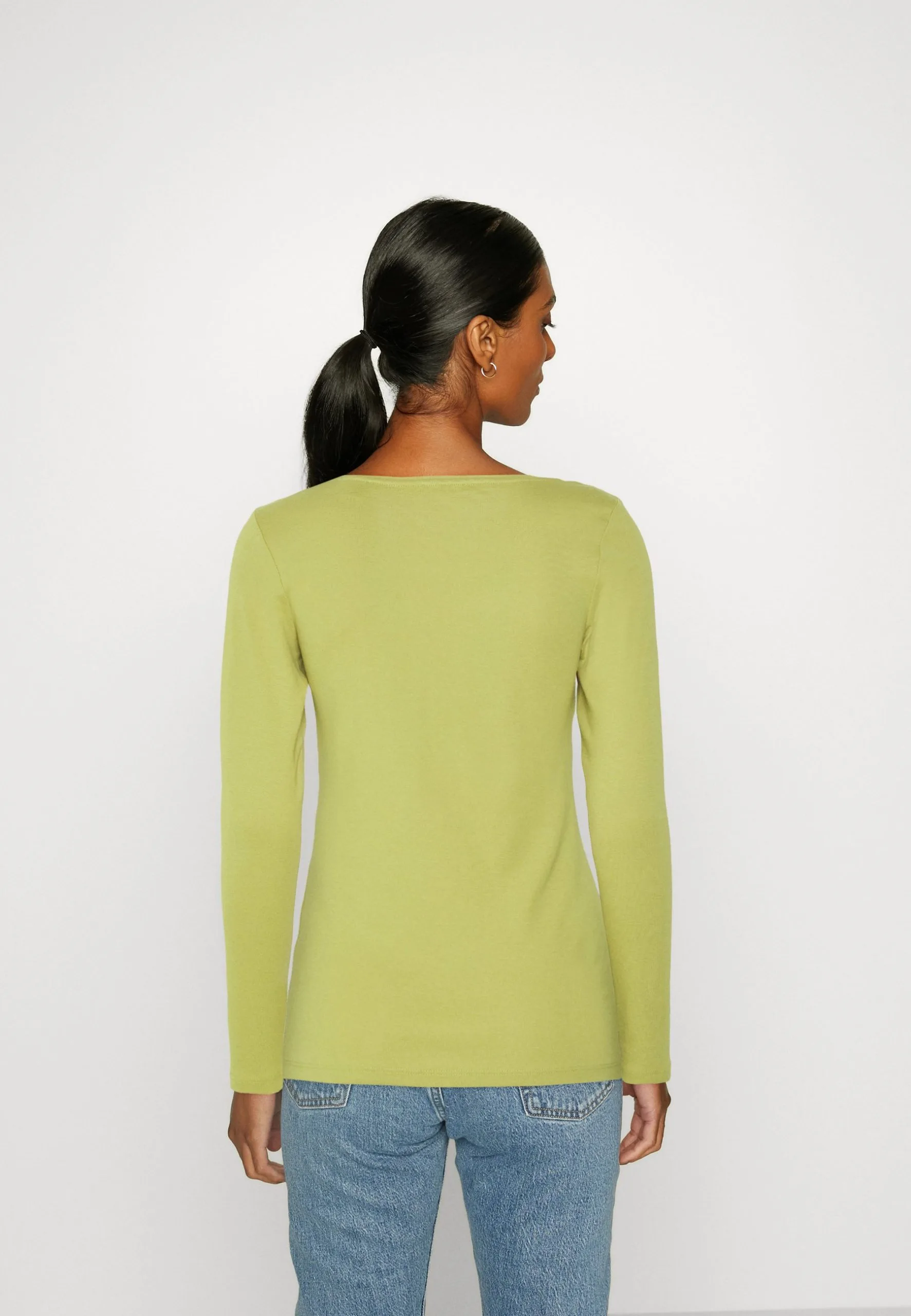 ESPRIT Topper Langermet - Leaf Green 5 ESPRIT Topper Langermet - Leaf Green - Bilde 3