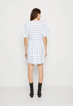 Edc By Esprit Dress - Kjole - Off White 10 Edc By Esprit Dress - Kjole - Off White -ESPRIT Butikk ee30ce42b11e4a4cb78e6834cf90878f