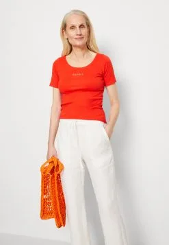 ESPRIT T-Shirts Med Print - Red 11 ESPRIT T-Shirts Med Print - Red -ESPRIT Butikk ee7e8d581cd14b4fabbe2928968fbb65