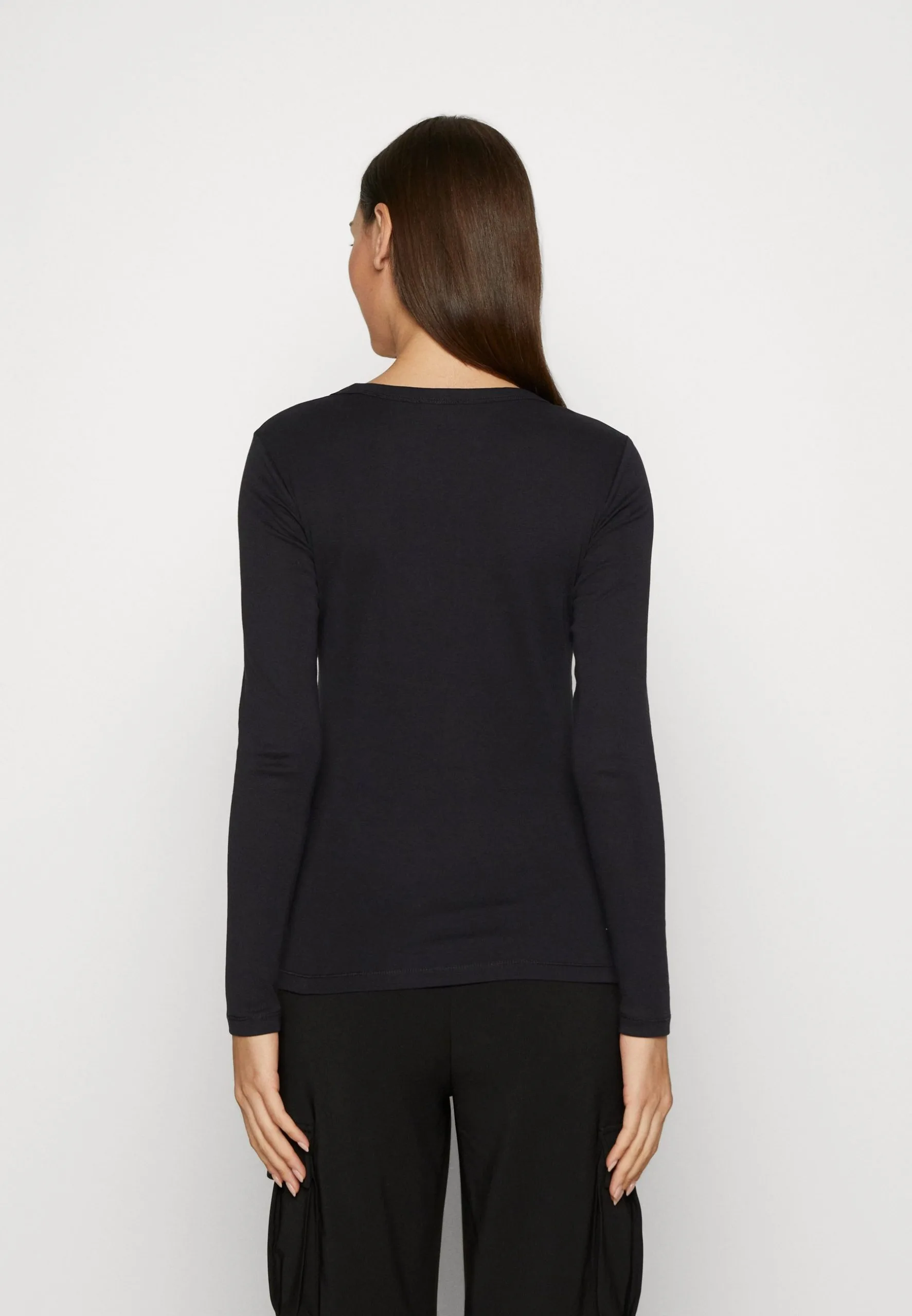 ESPRIT Roundneck - Topper Langermet - Black 6 ESPRIT Roundneck - Topper Langermet - Black - Bilde 4