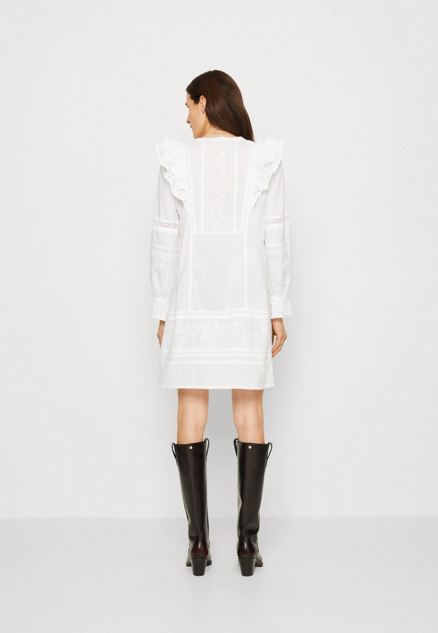 ESPRIT Embro Stripe - Skjortekjole - White 5 ESPRIT Embro Stripe - Skjortekjole - White - Bilde 3