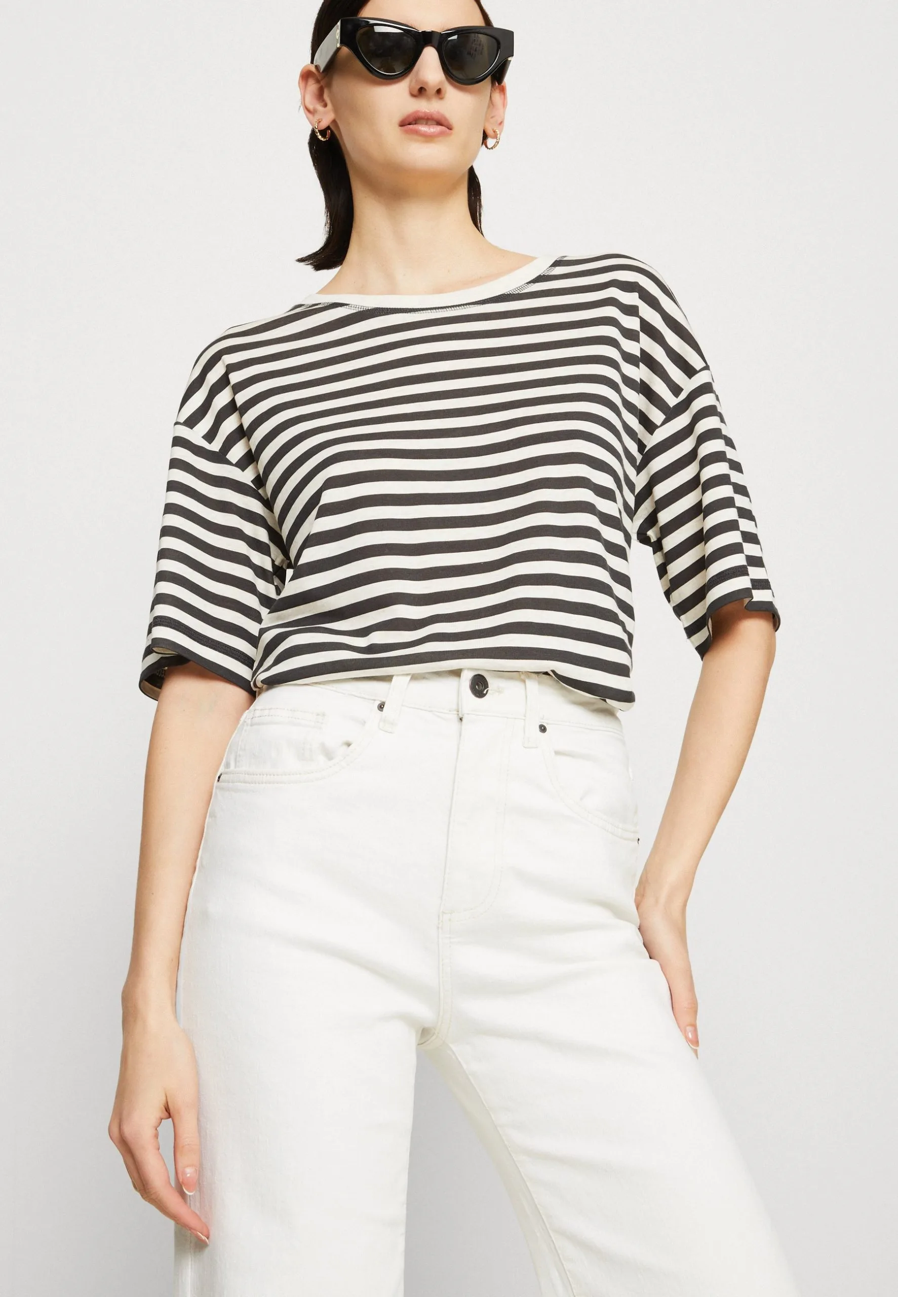 ESPRIT Boxy - T-Shirts Med Print - Anthracite 6 ESPRIT Boxy - T-Shirts Med Print - Anthracite - Bilde 4