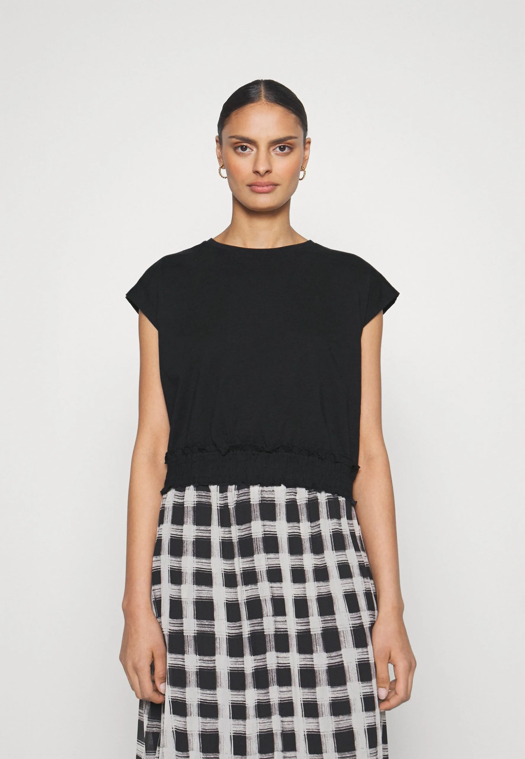 Edc By Esprit Bubble Hem - T-Shirts Med Print - Black 3 Edc By Esprit Bubble Hem - T-Shirts Med Print - Black