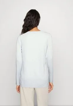 ESPRIT Roundneck- Strikkegenser - Light Blue 10 ESPRIT Roundneck- Strikkegenser - Light Blue -ESPRIT Butikk f64b72e1c62f47029444726cec4e2cca