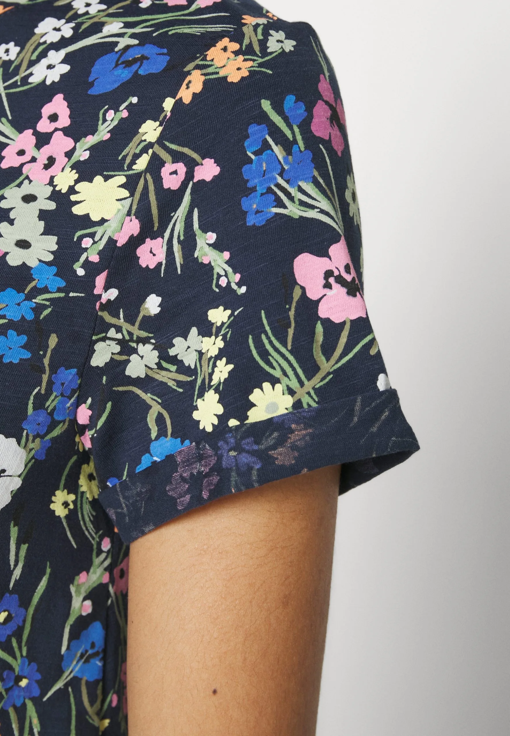 ESPRIT Core Tee - T-Shirts Med Print - Navy 8 ESPRIT Core Tee - T-Shirts Med Print - Navy - Bilde 7