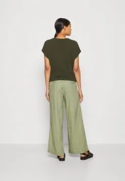 Edc By Esprit Struc Set - T-Shirts - Dark Khaki 10 Edc By Esprit Struc Set - T-Shirts - Dark Khaki -ESPRIT Butikk f93632df3f3f4a329efadb4d4d8c558b