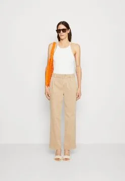 Edc By Esprit Sus - Topper - White 9 Edc By Esprit Sus - Topper - White -ESPRIT Butikk f954857bfae140a7a2d95543ecbc3062