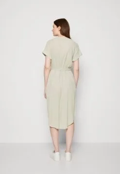 ESPRIT Dress- Kjole - Dusty Green 10 ESPRIT Dress- Kjole - Dusty Green -ESPRIT Butikk f990d688c2284ffbaff89cf35057e33f